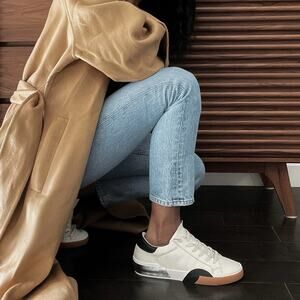 Dolce Vita Zina Sneakers Size 7.5 Wide White Black Leather